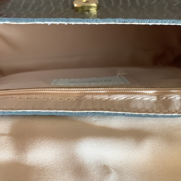 Purse - Picture 3 of 4